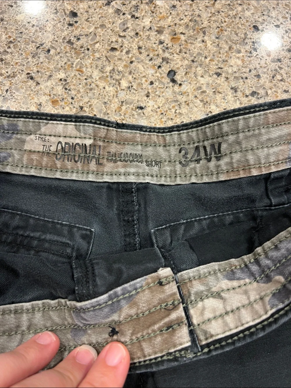 Sz 34 Men's Black Cargo Shorts the original trail head cargo z24